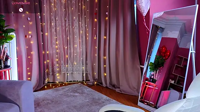 Lucy louras online show from February 2026 12:58:01 PM