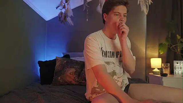 RusBradPitt online show from March 2026 10:08:01 AM