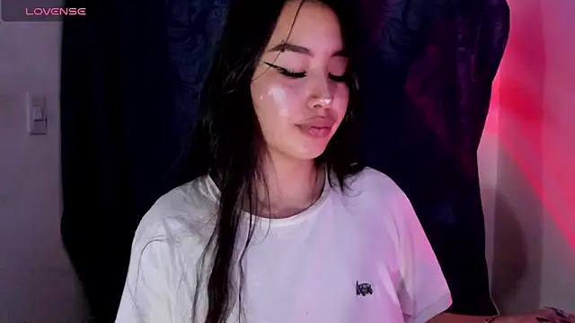 Snapshot of Viioleett_cum chatting on December 2025 04:05:01 PM Viioleett cum online show from December 2025 04:05:01 PM