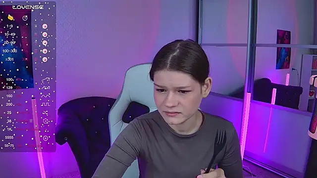 Lunamytrend online show from September 2025 06:18:01 AM