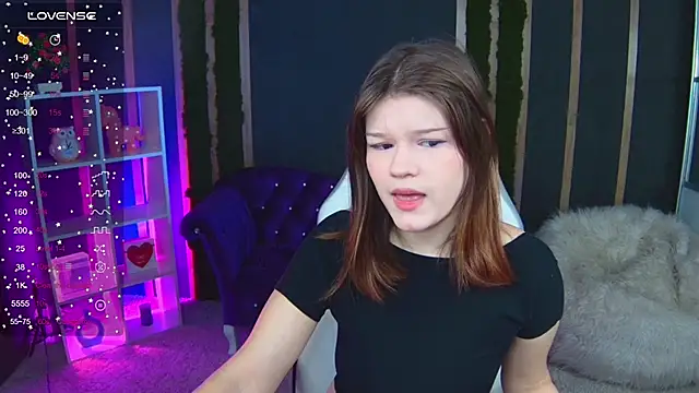 Lunamytrend online show from November 2025 06:24:01 AM