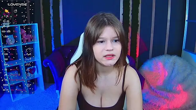 Lunamytrend online show from November 2025 12:05:02 PM