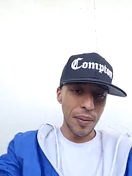 Santi2323xxX online show from April 2026 01:10:02 PM