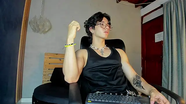 Snapshot of Markuss__ chatting on October 2025 03:07:01 AM Markuss online show from October 2025 03:07:01 AM