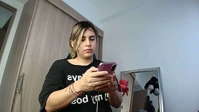 brunothompson3 online show from September 2025 10:32:02 PM