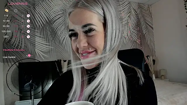 Kira Key online show from March 2026 08:49:01 AM