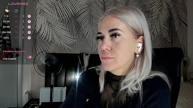 Kira Key online show from March 2026 02:03:01 AM