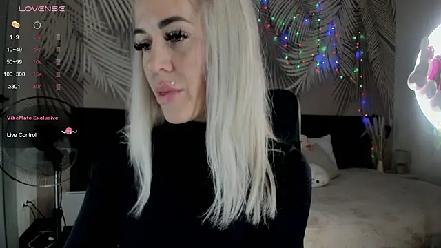 Kira Key online show from March 2026 08:53:02 AM