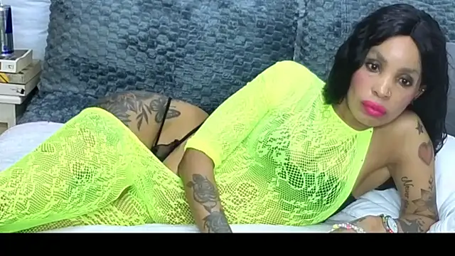 CaramelNatashaxx online show from December 2025 04:24:01 PM