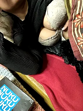 queenbuggi online show from February 2026 06:31:01 PM