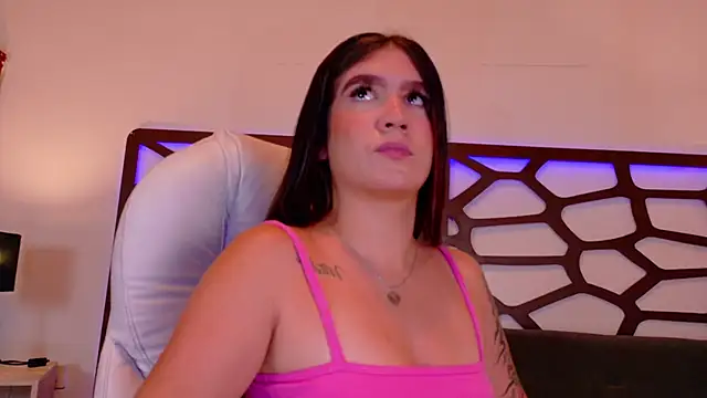 kloe bella online show from November 2025 01:18:02 PM