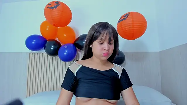 alena brown  online show from November 2025 01:29:01 AM