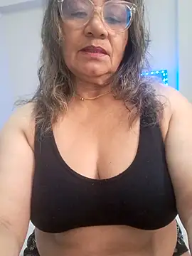 Vickysweeeettt online show from March 2026 03:41:01 PM