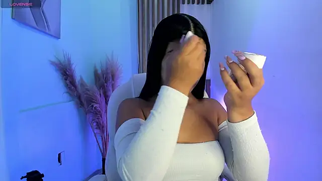 PauliinaBelle  online show from November 2025 12:26:01 PM