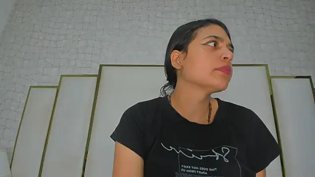 thalia888  online show from April 2026 07:04:02 PM