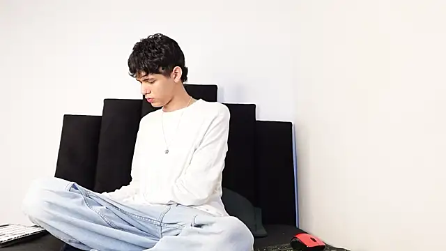 alexmark  online show from October 2025 01:45:02 PM