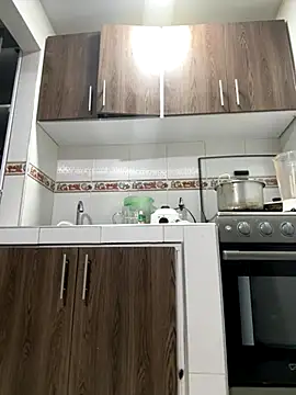 evelyn 1702 online show from October 2025 03:36:02 AM