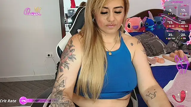 Snapshot of aamanda_Queen_ chatting on June 2026 01:17:02 PM aamanda Queen online show from June 2026 01:17:02 PM