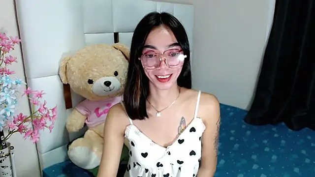 diamondnaked  online show from September 2025 05:45:01 PM