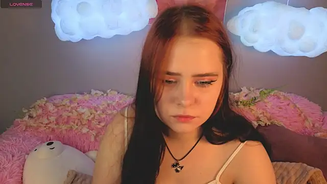 Snapshot of Alis_Platt chatting on April 2026 01:07:02 AM Alis Platt online show from April 2026 01:07:02 AM