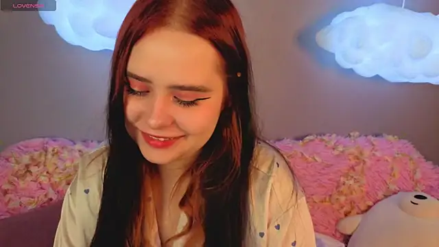 Snapshot of Alis_Platt chatting on May 2026 01:00:01 AM Alis Platt online show from May 2026 01:00:01 AM
