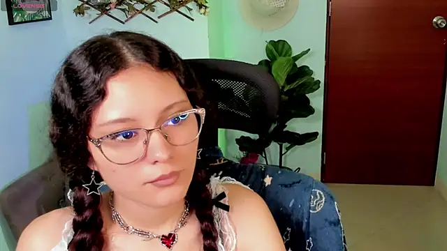 Krysten Riter online show from November 2025 02:40:02 PM