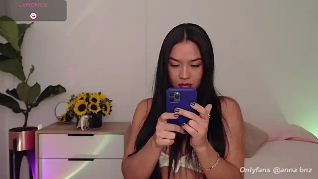 Annabnz online show from November 2025 12:05:01 AM