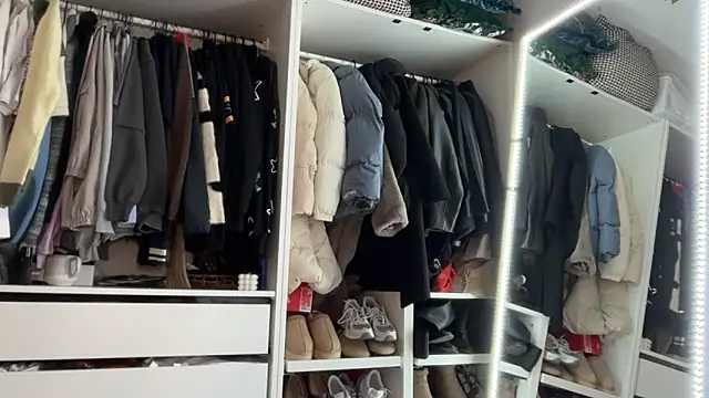 KayleeBella online show from December 2025 02:35:02 PM