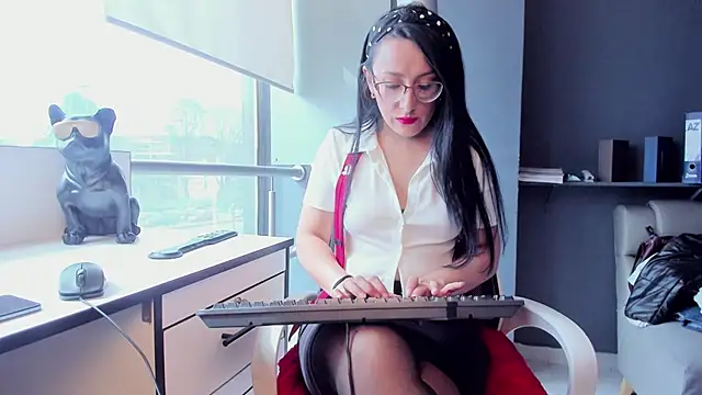 Scarlett 14  online show from April 2026 07:47:01 PM