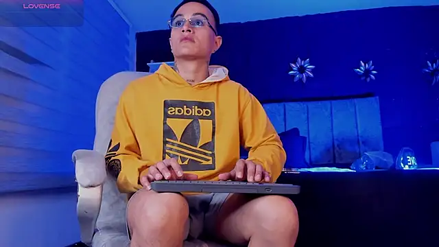 LiamDeep online show from April 2026 03:55:02 PM