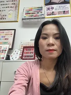 Baby-mmm online show from October 2025 01:39:01 PM