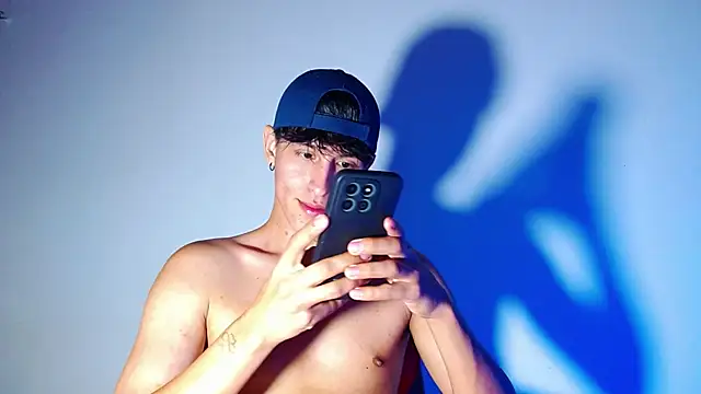 rowanbigboy23 online show from December 2025 11:56:02 PM