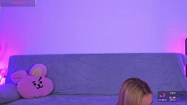 AmyKent  online show from April 2026 02:43:01 PM