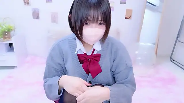 Hinata Sun online show from December 2025 01:31:02 PM