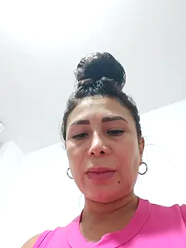 mia mancinii online show from October 2025 04:49:01 AM