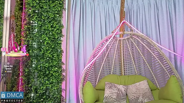 Kiara Zahiri   online show from October 2025 11:08:02 AM