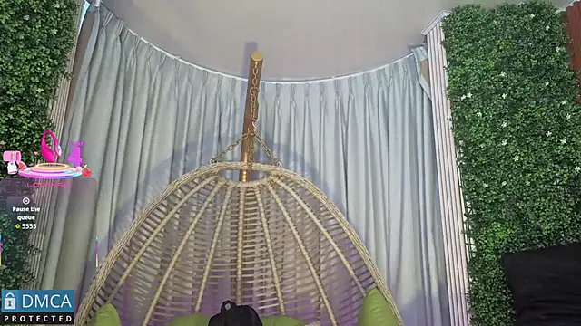 Kiara Zahiri   online show from October 2025 10:56:02 AM