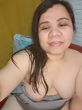 hotlyn45 online show from February 2026 01:42:01 PM