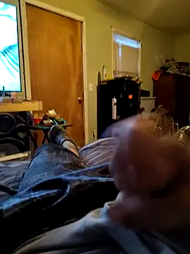 Snapshot of Wolfyking95 chatting on October 2025 11:57:02 PM Wolfyking95 online show from October 2025 11:57:02 PM