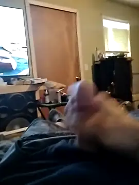 Snapshot of Wolfyking95 chatting on December 2025 07:18:01 PM Wolfyking95 online show from December 2025 07:18:01 PM