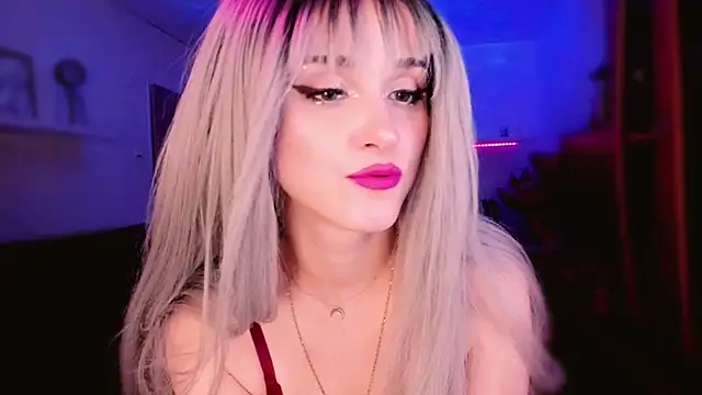 Snapshot of MistressJolie chatting on May 2026 03:36:01 AM MistressJolie online show from May 2026 03:36:01 AM
