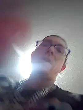 Eyelisss online show from November 2025 07:27:01 PM