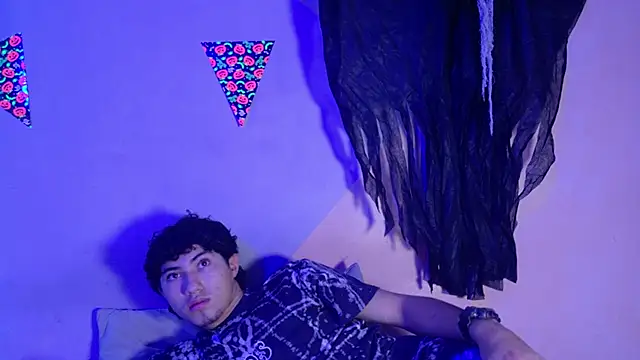 Laura and Kevin online show from October 2025 02:15:01 PM