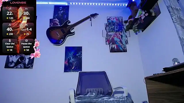 moonligth18 online show from December 2025 11:10:01 PM