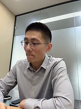 Snapshot of miniyellower chatting on November 2025 06:47:01 AM miniyellower online show from November 2025 06:47:01 AM