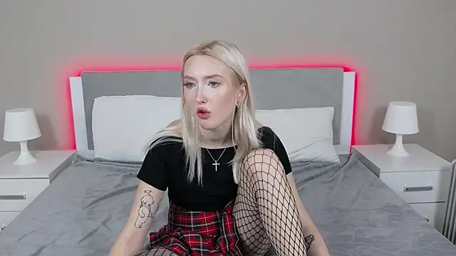 MarianeSun online show from September 2025 04:03:02 AM