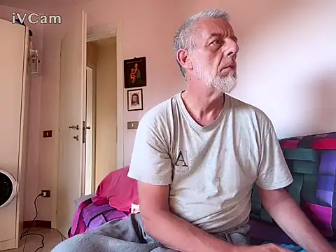 Snapshot of Pigna16PSRN chatting on May 2026 04:05:02 PM Pigna16PSRN online show from May 2026 04:05:02 PM