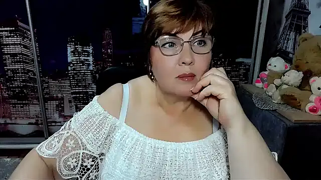 Bela Lana  online show from April 2026 04:59:01 PM