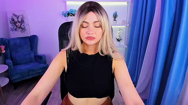 LeslieMineg online show from November 2025 08:07:02 PM