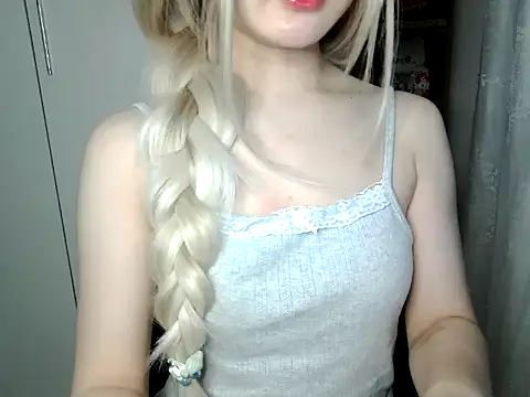 Annabelle-e online show from March 2026 04:18:02 PM